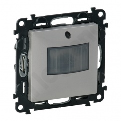 VALENA LIFE ŁĄCZNIK AUTOMATYCZNY Z ZACISKIEM NEUTRALNYM ALUMINIUM 230 V