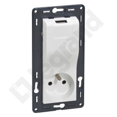 Niloe - Gniazdo 2P+Z 16 A - 250 V~ + ładowarka USB - 1000 mA - z przesłoną, zaciski śrubowe - Białe Niloe - Gniazdo 2P+Z 16 A - 250 V~ + ładowarka USB - 1000 mA - z przesłoną, zaciski śrubowe - Białe